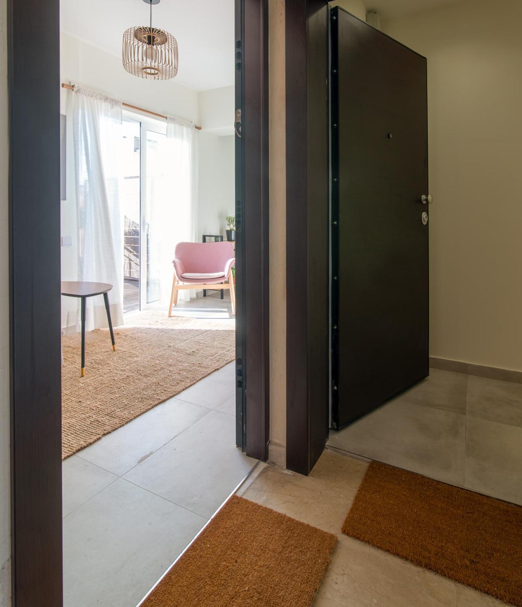 Cosy & Stylish 1-Bedroom Apartment In The Centre Афины Экстерьер фото